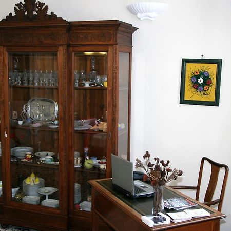 Beb Di Fiore Naples Exterior photo