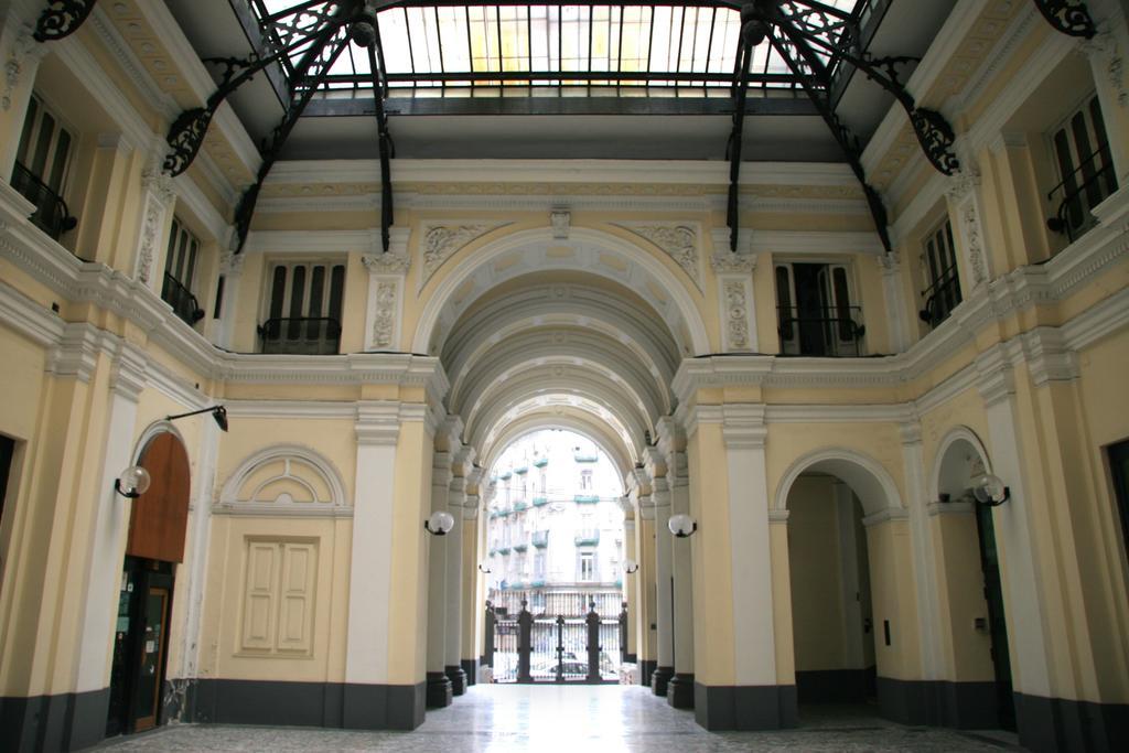 Beb Di Fiore Naples Exterior photo